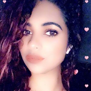 Meet your Posher, Gabriela